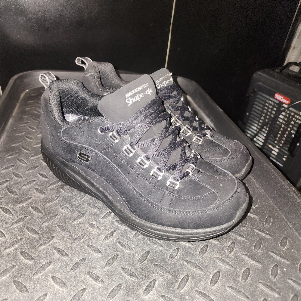 Women's sketchers shape ups us size 6.5